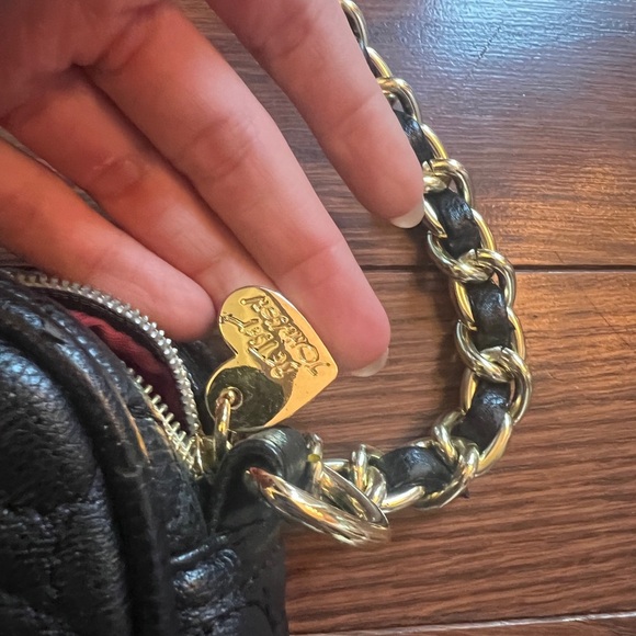 Betsey Johnson Quilted Black Heart Crossbody Bag Faux Leather - Picture 3 of 8